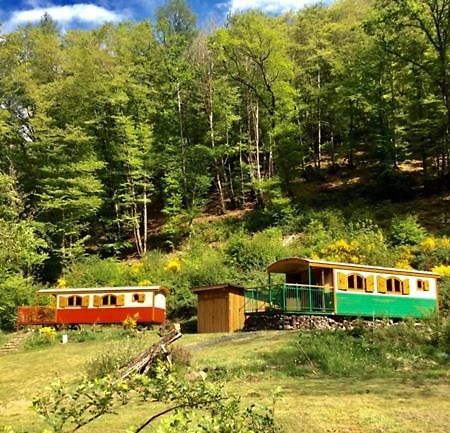 Les Roulottes De La Dordogne Hotel Champagnac  Bagian luar foto